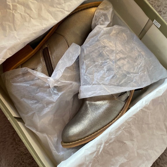 New girls pewter ankle bootie - Picture 5 of 6